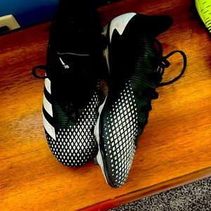 7.5 Soccer shoe!! Worn 2x’s.